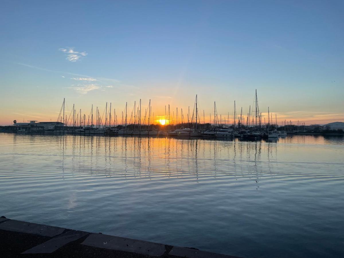 Studio - Les Pieds Dans L'Eau Agreable En Toutes Saisons 4 Couchages - Climatisation - Parking Prive - Piscine Sur Mer - Vue Magnifique Et Rare - Situation Optimum - Les Argonautes - Ile Des Pecheurs - Cap D'아그 외부 사진